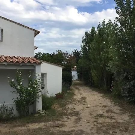 Cote - Yourhosthelper Nyaraló